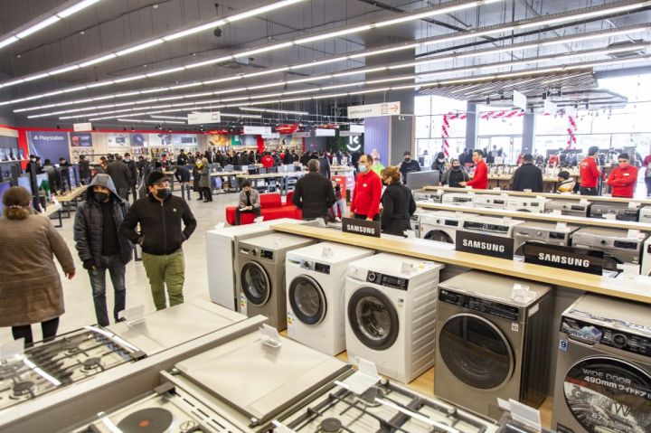 Dövlət Xidməti məşhur mağazalar şəbəkəsi haqqında iş qaldırıb